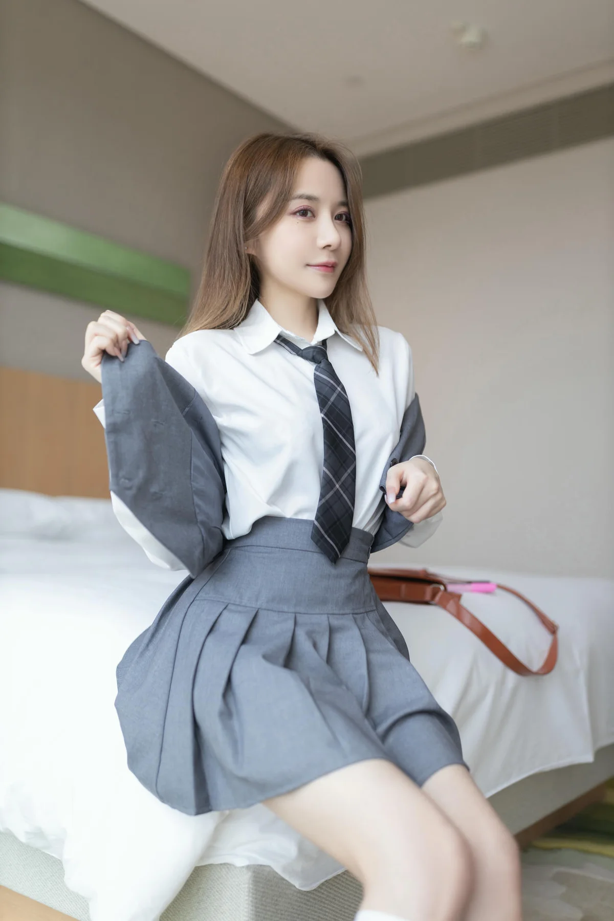 n019_015_ra3_4480_6720.webp
