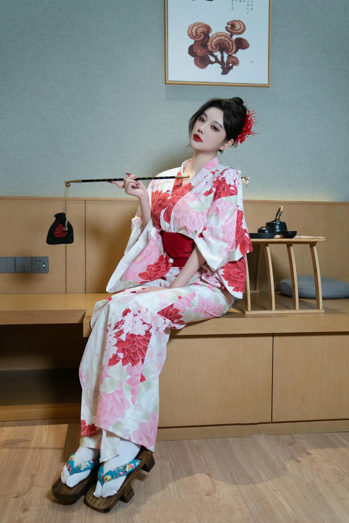 n048_025_m1q_4160_6240.webp