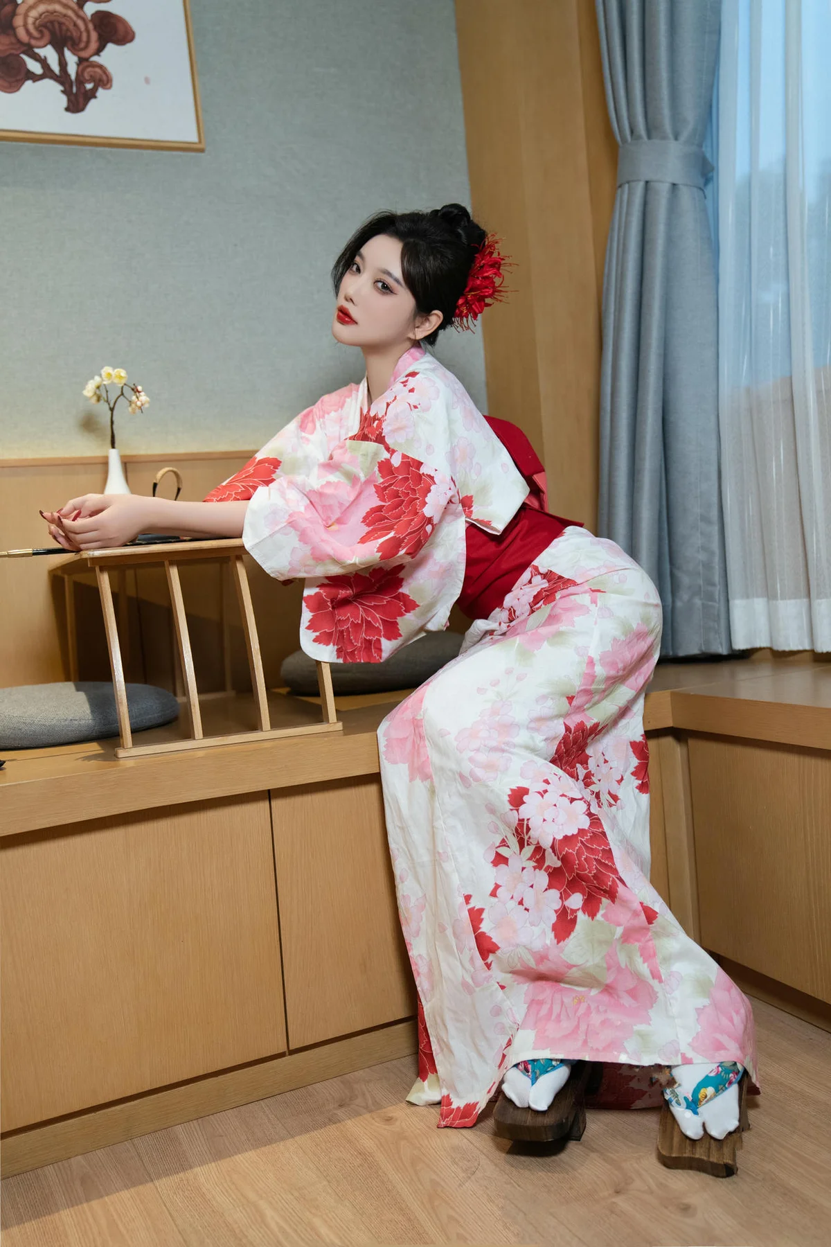 n048_045_k01_4160_6240.webp