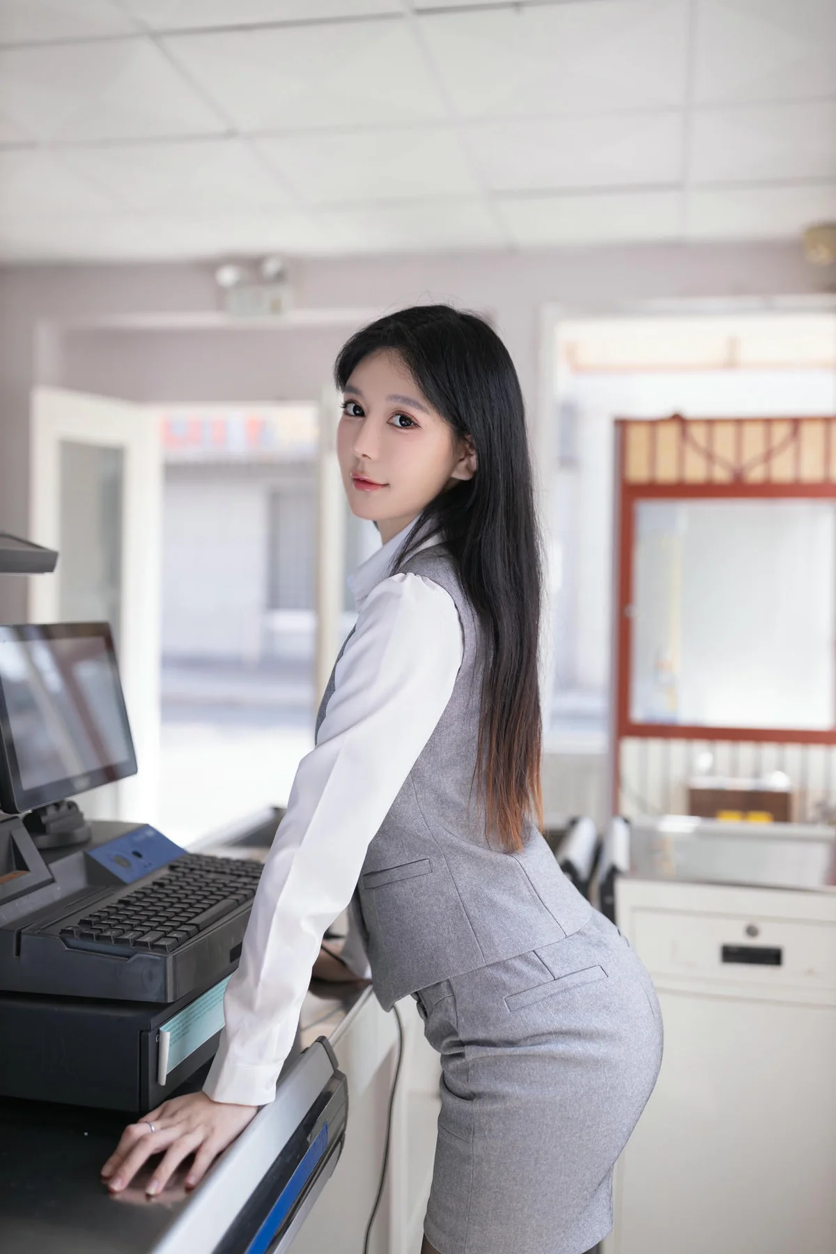 n102_004_lz6_4480_6720.webp