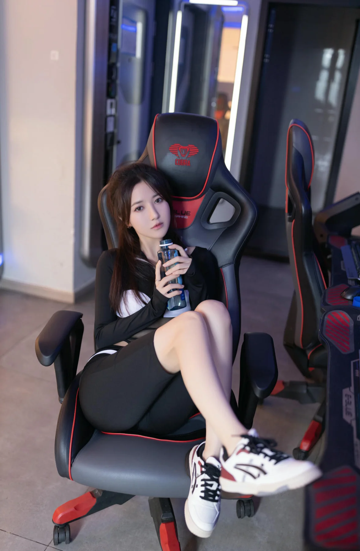 n129_005_m75_4480_6850.webp