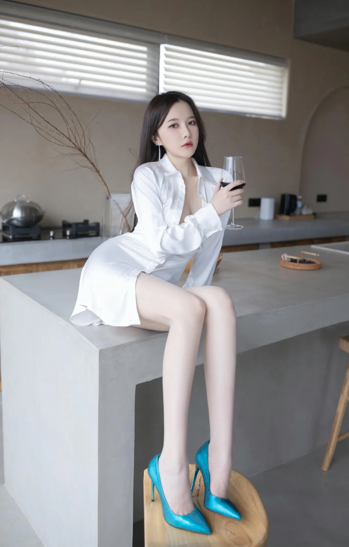 n208_054_6wr_4480_7009.webp